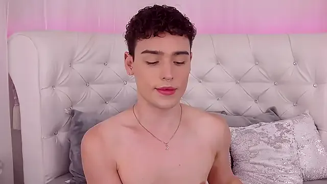 PumaShyXD – webcam model profile photo Image 6