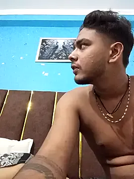 Yui-Ch – webcam model profile photo Image 5