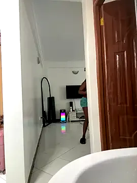 bunnyblondy – webcam model profile photo Image 9