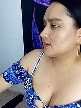 Selen-S – webcam model profile photo Image 11