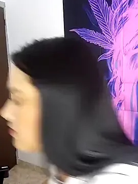 Selen-S – webcam model profile photo Image 12