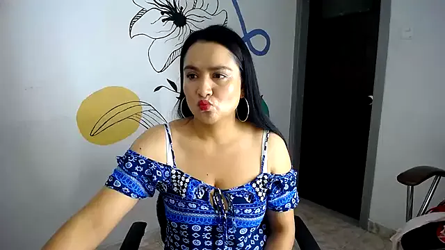 Selen-S – webcam model profile photo Image 6