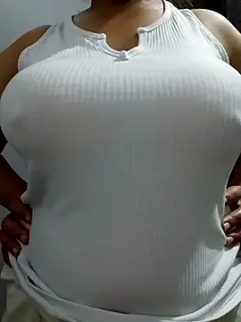 bunnyblondy – webcam model profile photo Image 7