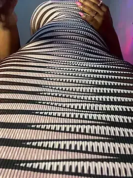 Selen-S – webcam model profile photo Image 9