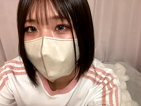 emyii – webcam model profile photo Image 12