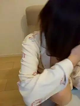 avroramy – webcam model profile photo Image 11