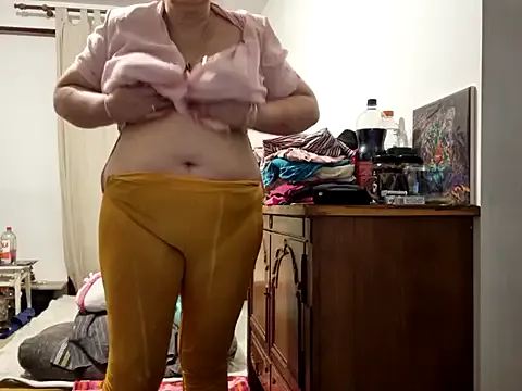 newMichelle – webcam model profile photo Image 17