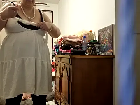 newMichelle – webcam model profile photo Image 18