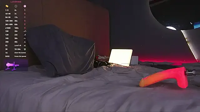 Benson18y – webcam model profile photo Image 3