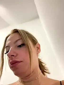 PumaShyXD – webcam model profile photo Image 6