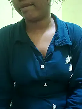 hollyextra – webcam model profile photo Image 4