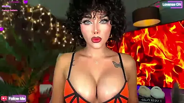 Latinaebony69 – webcam model profile photo Image 3