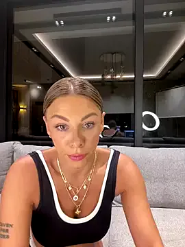 -MiaSweet- – webcam model profile photo Image 17