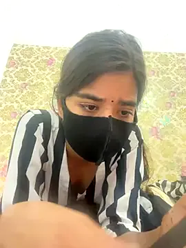 Your_Paris – webcam model profile photo Image 10