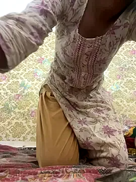 Your_Paris – webcam model profile photo Image 11