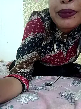 Your_Paris – webcam model profile photo Image 3