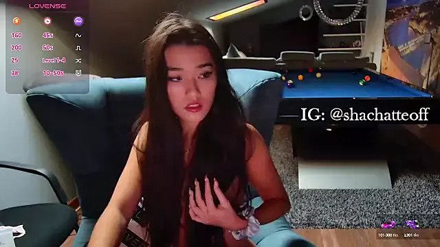 HugeBoobsAlice – webcam model profile photo Image 13