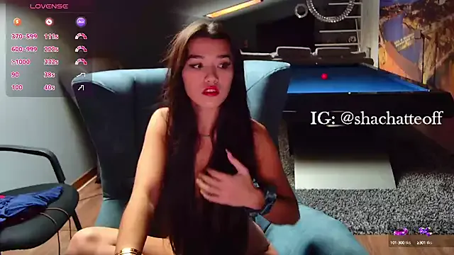 HugeBoobsAlice – webcam model profile photo Image 15