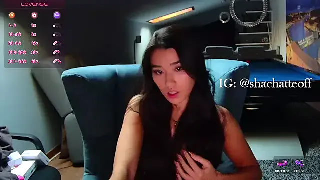 HugeBoobsAlice – webcam model profile photo Image 17