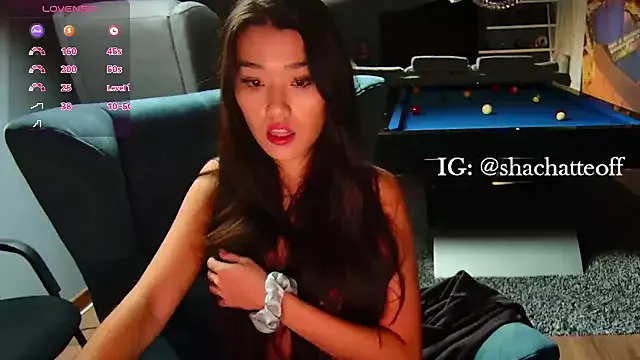 HugeBoobsAlice – webcam model profile photo Image 19