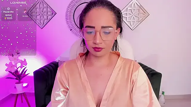 Runarunapi – webcam model profile photo Image 14