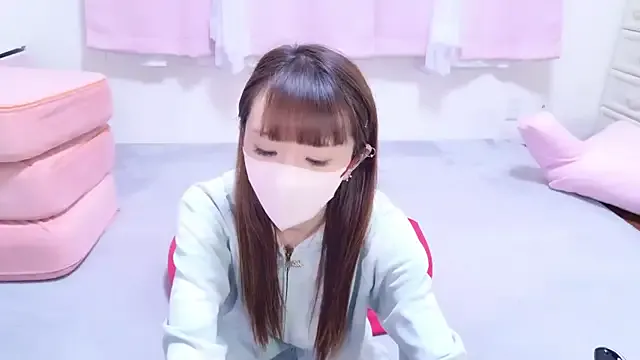 onlykira – webcam model profile photo Image 6