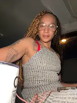 lauraltt – webcam model profile photo Image 16