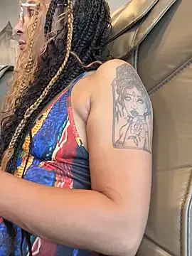 lauraltt – webcam model profile photo Image 17