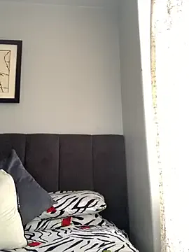 Yaya--728 – webcam model profile photo Image 14