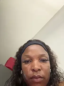 Yaya--728 – webcam model profile photo Image 16