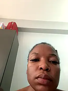 Yaya--728 – webcam model profile photo Image 18