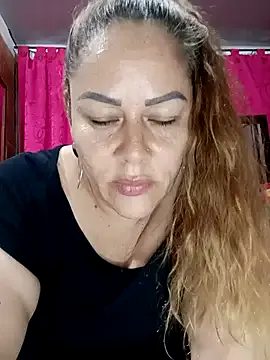 indialatin – webcam model profile photo Image 8