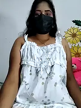 caylin – webcam model profile photo Image 3