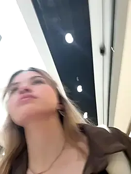 Wkatte – webcam model profile photo Image 2