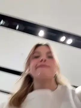 Wkatte – webcam model profile photo Image 3