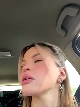 Wkatte – webcam model profile photo Image 4