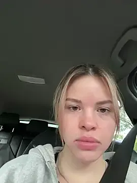 Wkatte – webcam model profile photo Image 8