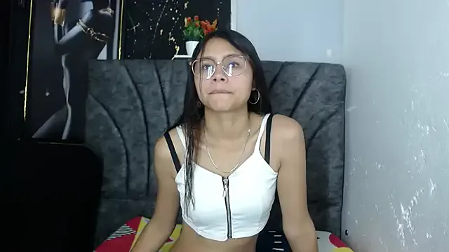 babyjasmine05 – webcam model profile photo Image 3