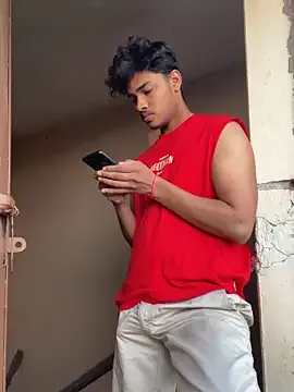 PumaShyXD – webcam model profile photo Image 8