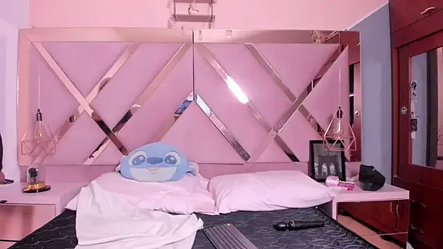 OdetteDelane – webcam model profile photo Image 3