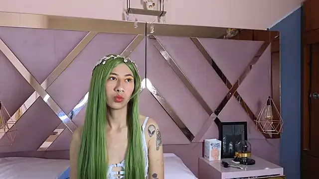 OdetteDelane – webcam model profile photo Image 7