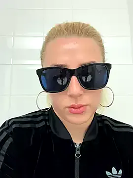 Yui-Ch – webcam model profile photo Image 9