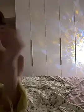 Bella-999 – webcam model profile photo Image 9