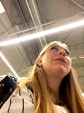 Marieltessa_69 – webcam model profile photo Image 4