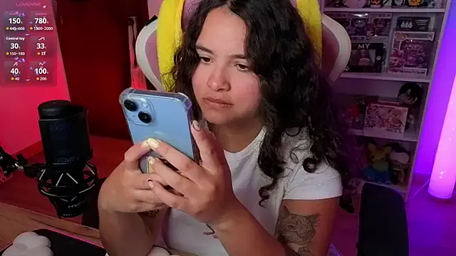 PumaShyXD – webcam model profile photo Image 16