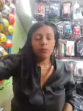 PumaShyXD – webcam model profile photo Image 9