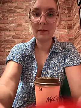 bunnyblondy – webcam model profile photo Image 18