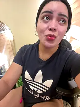 bunnyblondy – webcam model profile photo Image 8