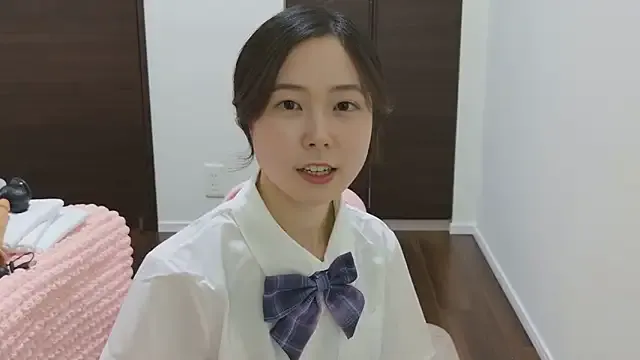 cutieeeeva – webcam model profile photo Image 2