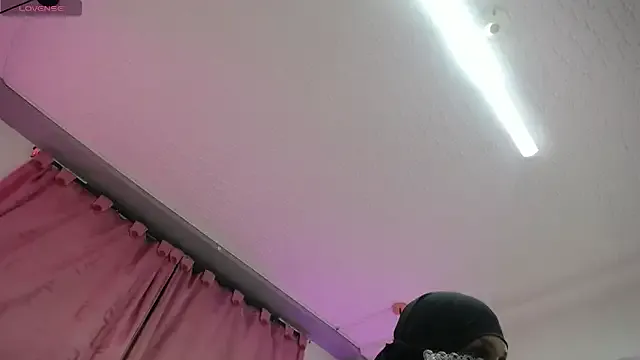 nakedbakers – webcam model profile photo Image 3